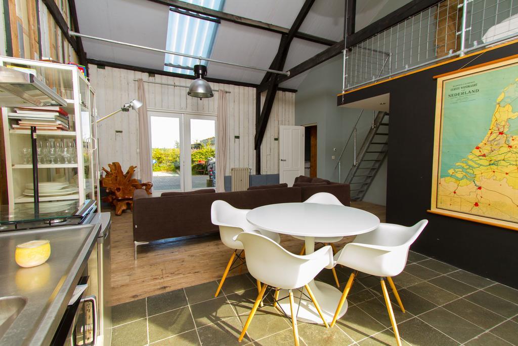 Paardenstal, Private House With Wifi And Free Parking For 1 Car Lägenhet Weesp Exteriör bild