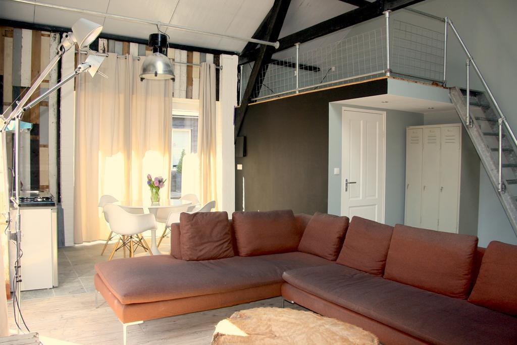 Paardenstal, Private House With Wifi And Free Parking For 1 Car Lägenhet Weesp Exteriör bild